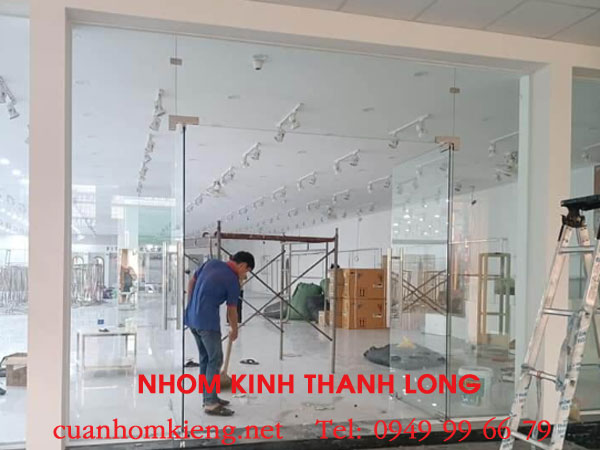 sửa cửa kính tận nhà