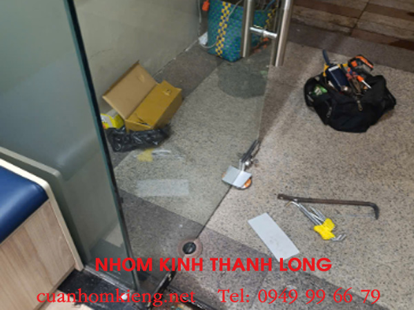 giá sửa cửa kính