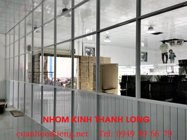 giá vách ngăn nhôm kính giá rẻ